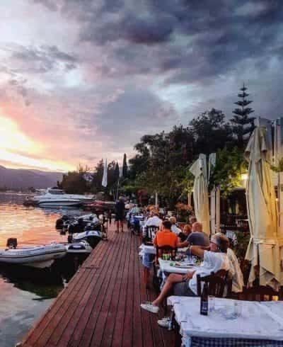 ΠΑΞΙΝΟΥ ΕΛΕΝΑ – ΨΑΡΟΤΑΒΕΡΝΑ “ΕΛΕΝΑ” – ΤΑΒΕΡΝΑ – ΓΕΝΙ ΒΛΥΧΟΥ ΛΕΥΚΑΔΑ