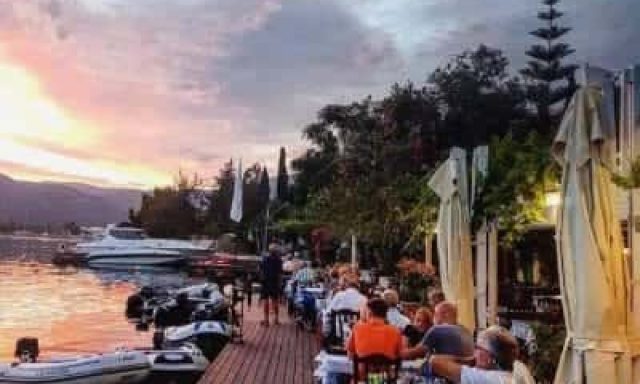 ΠΑΞΙΝΟΥ ΕΛΕΝΑ – ΨΑΡΟΤΑΒΕΡΝΑ “ΕΛΕΝΑ” – ΤΑΒΕΡΝΑ – ΓΕΝΙ ΒΛΥΧΟΥ ΛΕΥΚΑΔΑ