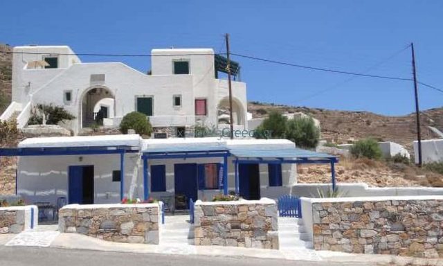 ΜΑΡΑΚΗΣ ΒΑΣΙΛΕΙΟΣ – FLORAS STUDIO – ΞΕΝΟΔΟΧΕΙΟ ENOIKIAZOMENA ΔΩΜΑΤΙΑ ΦΛΩΡΑ – ΣΙΚΙΝΟΣ ΚΥΚΛΑΔΩΝ