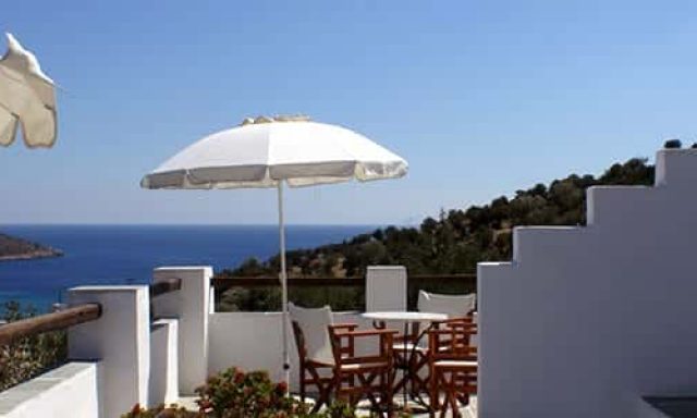 ΜΑΚΑΡΩΝΑ ΑΙΚΑΤΕΡΙΝΗ – VILLA TSIONI – ΕΝΟΙΚΙΑΖΟΜΕΝΑ ΔΩΜΑΤΙΑ – ΠΛΑΤΥΣ ΓΥΑΛΟΣ ΣΙΦΝΟΣ ΚΥΚΛΑΔΕΣ