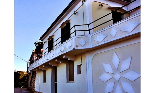 ΔΟΥΚΑ ΑΝΔΡΙΑΝΝΑ – ΕΝΟΙΚΙΑΖΟΜΕΝΑ ΔΩΜΑΤΙΑ “ANDRIANA’S HOUSE” – ΙΘΑΚΗ ΚΕΦΑΛΛΟΝΙΑΣ