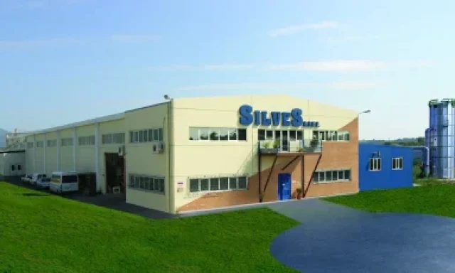SILVES EBEE – SILVES 3D THERMOFOIL DOORS – ΒΙΟΜΗΧΑΝΙΑ ΕΠΙΠΛΩΝ – ΘΕΣΗ ΒΡΥΣΕΣ ΡΙΤΣΩΝΑ ΕΥΒΟΙΑΣ