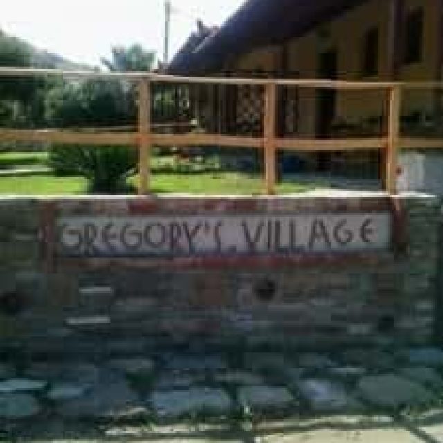 GREGORY’S VILLAGE – ΚΑΒΝΟΥΔΙΑΣ ΝΙΚΟΛΑΟΣ – ΕΝΟΙΚΙΑΖΟΜΕΝΑ ΔΩΜΑΤΙΑ – ΠΛΑΤΥ ΜΥΡΙΝΑ ΛΗΜΝΟΣ ΛΕΣΒΟΥ